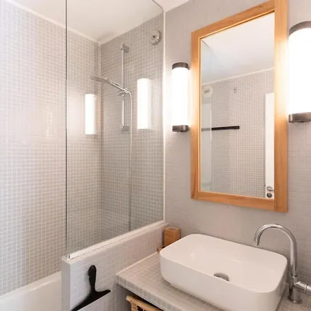 Beautiful Flat With Swimming Pool Tennis Court And Private Car Parking 109 *