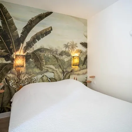 Beautiful Flat With Swimming Pool Tennis Court And Private Car Parking 109 *
